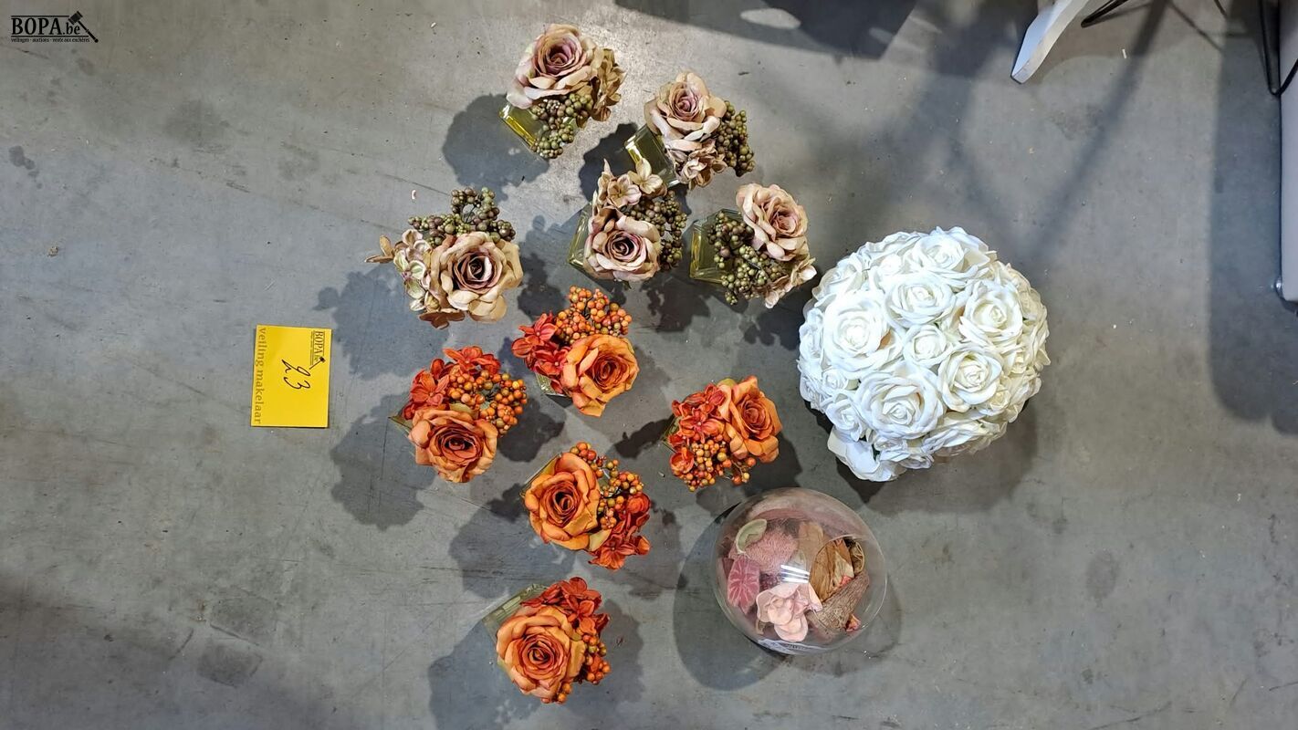 Kunstbloemen voor binnen of buiten - 12 stuks – foto 2 – kavel bij BOPA Auctions, Aarsele