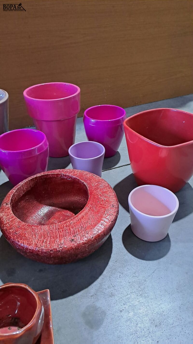 Bloempotten rood en paars - 12 stuks – foto 4 – kavel bij BOPA Auctions, Aarsele