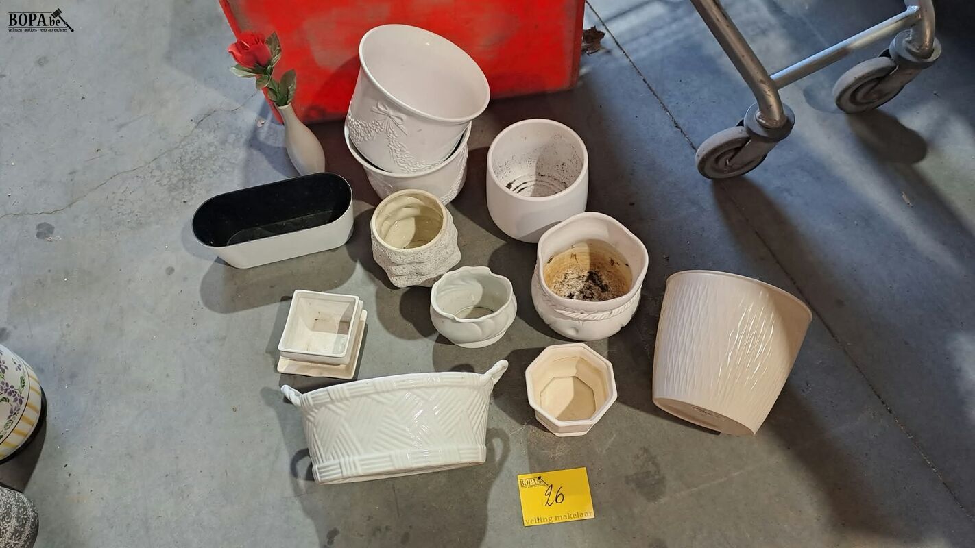 Bloempotten wit - 13 stuks – foto 2 – kavel bij BOPA Auctions, Aarsele