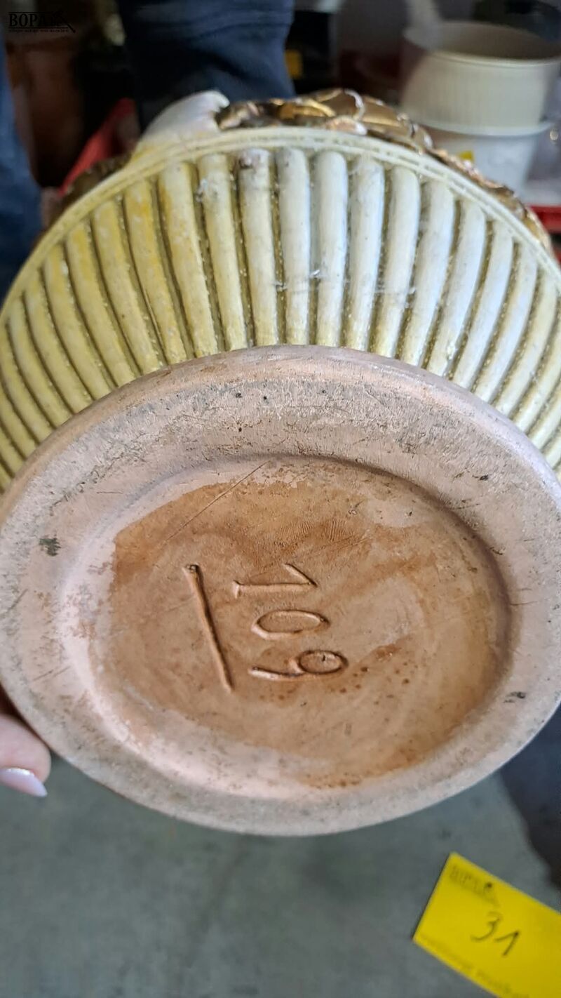 Decoratieve kruiken - 3 stuks – foto 4 – kavel bij BOPA Auctions, Aarsele
