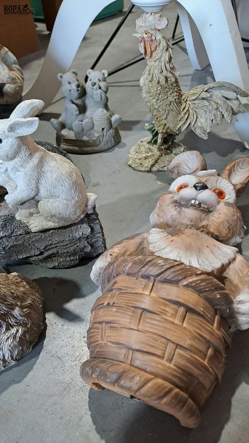 Tuinbeelden thema dieren: honden, beertjes, konijnen - 8 stu – foto 4 – kavel bij BOPA Auctions, Aarsele