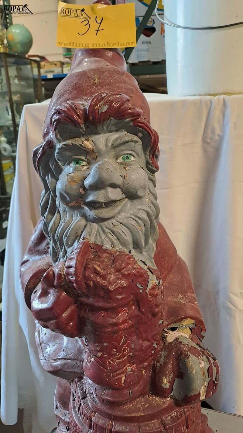 Bordeau grijze tuinkabouter met pilsvat – foto 3 – kavel bij BOPA Auctions, Aarsele