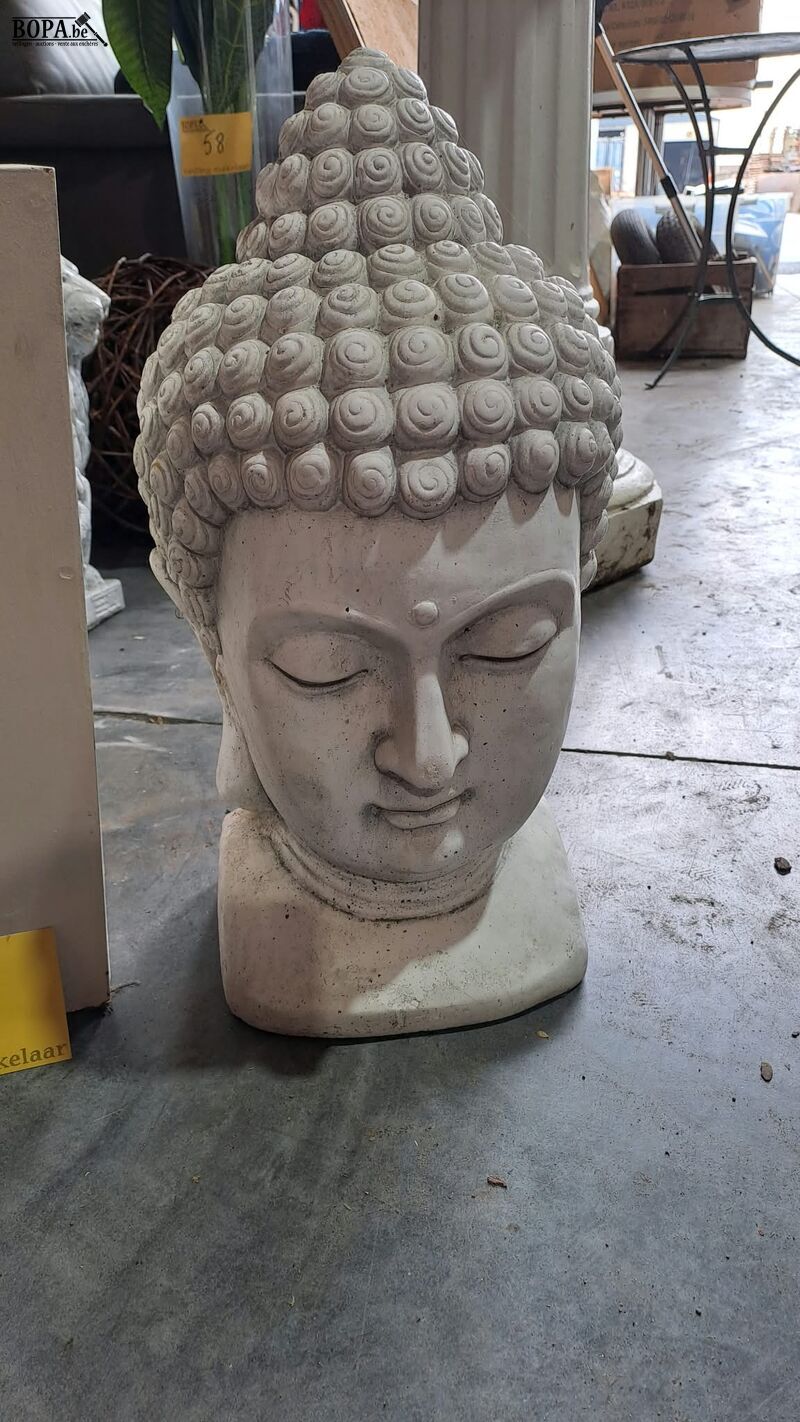 Witte bloempot en boedha hoofd in kunststof - 2 stuks – foto 3 – kavel bij BOPA Auctions, Aarsele