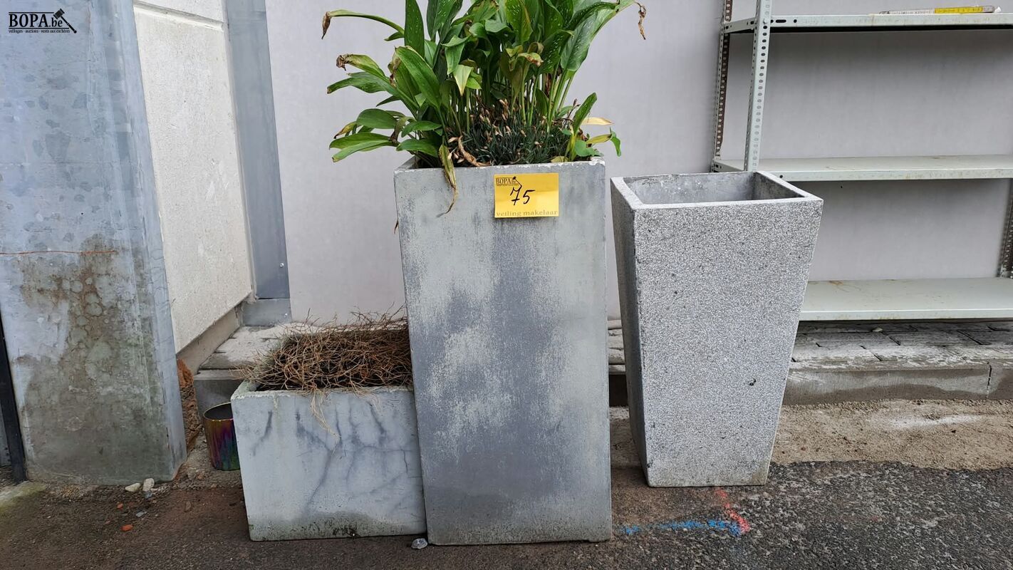 Bloembakken trio in steengoed – foto 2 – kavel bij BOPA Auctions, Aarsele