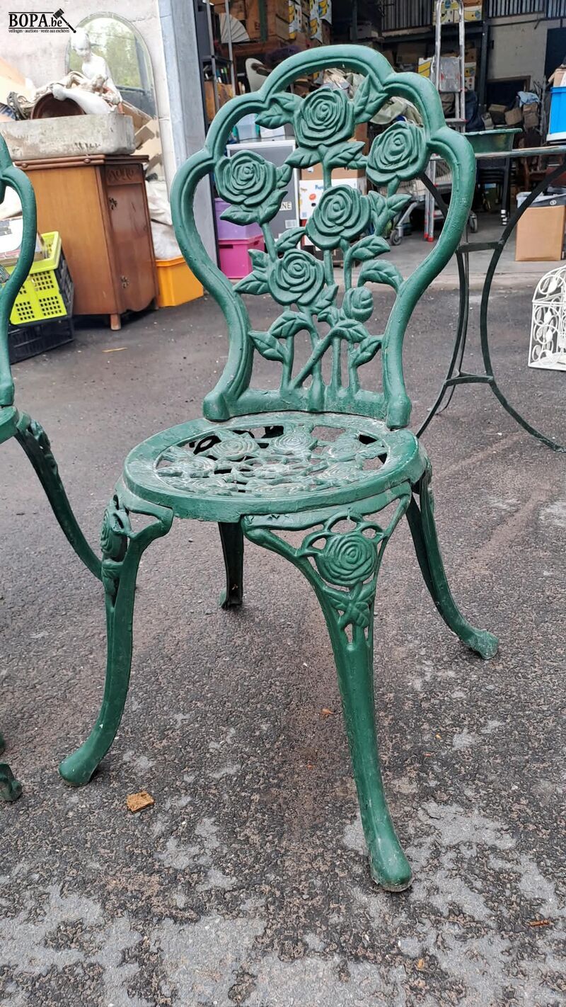 Vintage gietijzeren bistroset groen met rozenmotief - tafel – foto 6 – kavel bij BOPA Auctions, Aarsele
