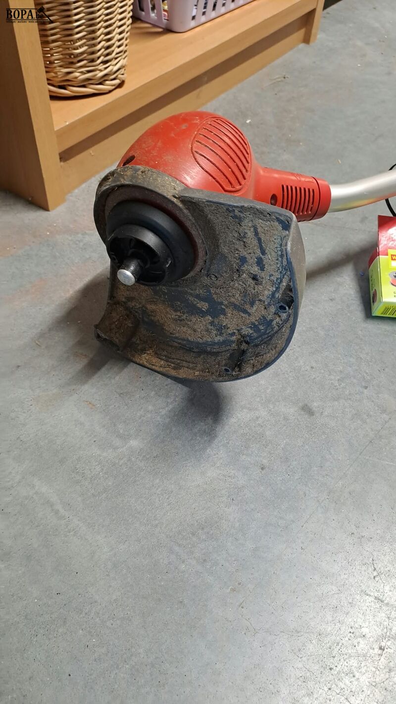 Electrische grastrimmer WOLF-Garten model GT 630 rood – foto 4 – kavel bij BOPA Auctions, Aarsele