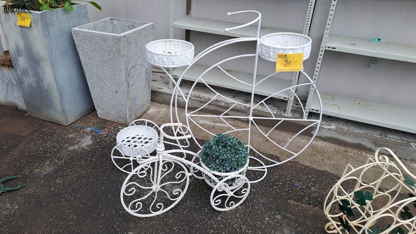 Decoratieve metalen plantenstandaard - 2 stuks nostalgische – foto 4 – kavel bij BOPA Auctions, Aarsele