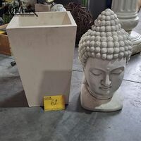 Witte bloempot en boedha hoofd in kunststof - 2 stuks – kavel bij BOPA Auctions, Aarsele