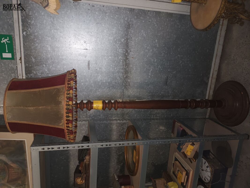 Staande lamp – foto 2 – kavel bij BOPA Auctions, Ieper