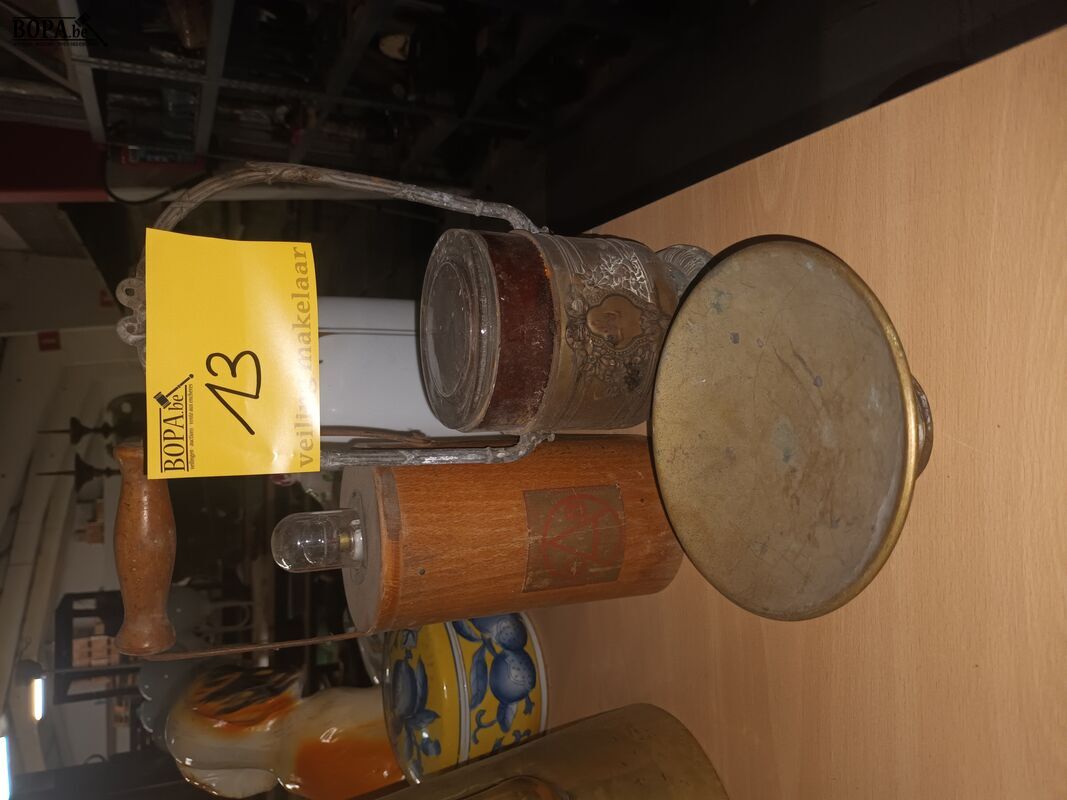 Schaal, lamp en dekselpot – foto 2 – kavel bij BOPA Auctions, Ieper
