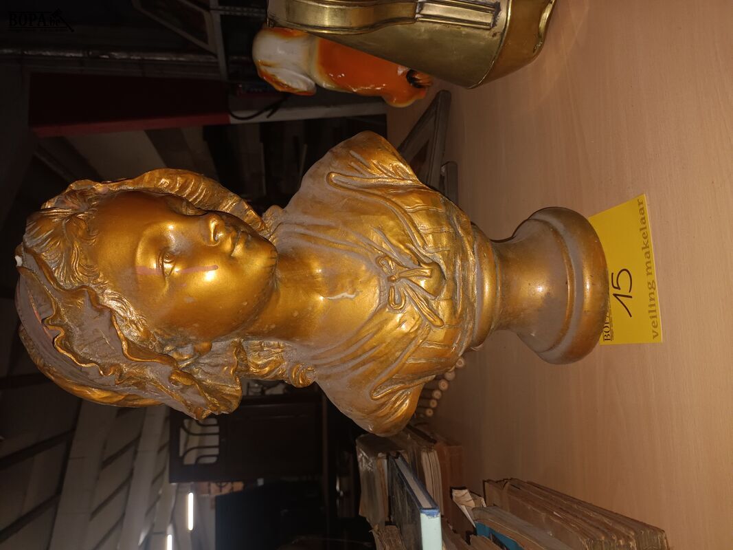 Borstbeeld van meisje – foto 2 – kavel bij BOPA Auctions, Ieper