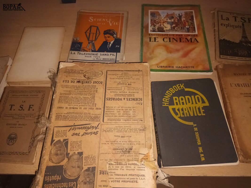 Antieke boeken over radio en TV. 12 stuks – foto 4 – kavel bij BOPA Auctions, Ieper
