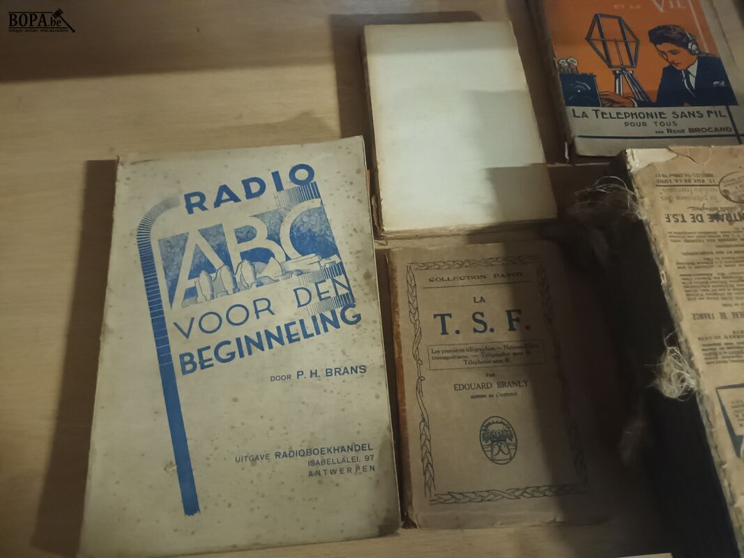 Antieke boeken over radio en TV. 12 stuks – foto 5 – kavel bij BOPA Auctions, Ieper