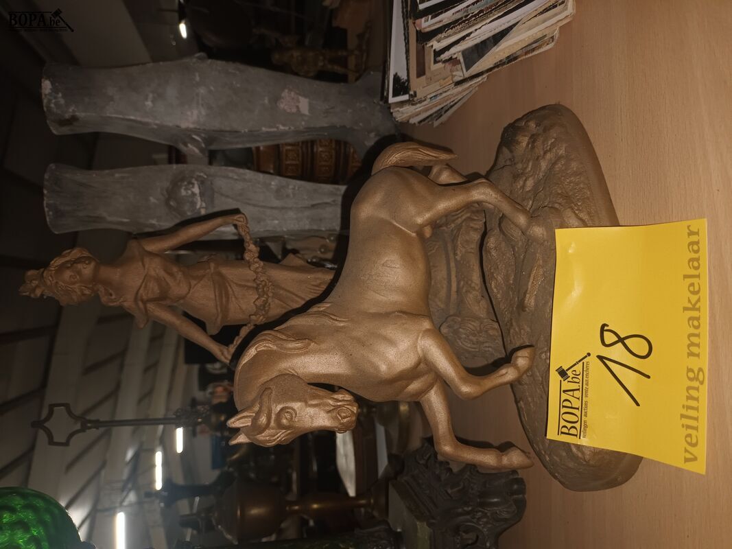 Metalen beelden. 2 stuks – foto 3 – kavel bij BOPA Auctions, Ieper