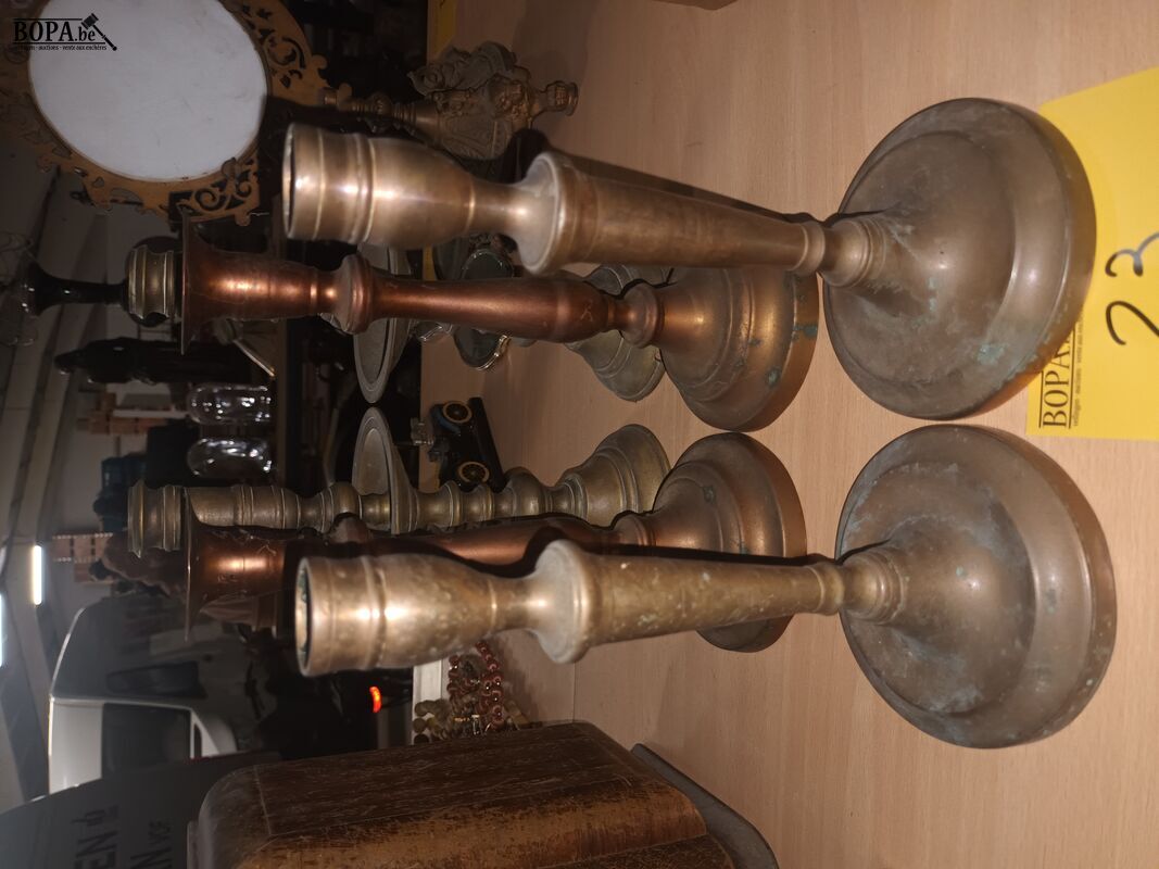 Koperen kandelaars. 6 stuks – foto 2 – kavel bij BOPA Auctions, Ieper