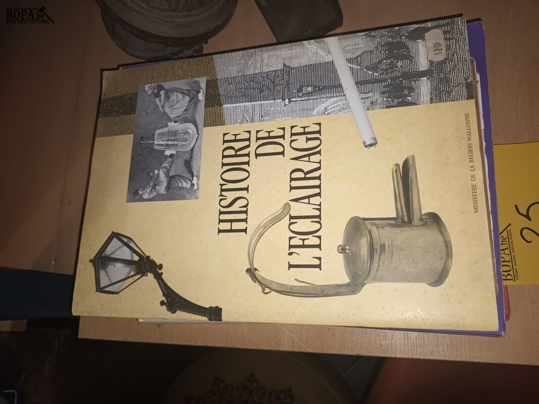 Boeken. 8 stuks – foto 4 – kavel bij BOPA Auctions, Ieper