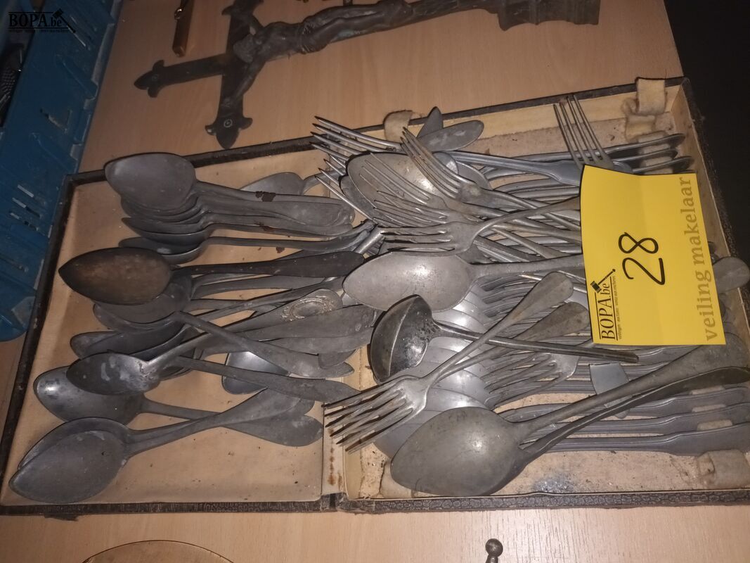 Tinnen lepels en vorken – foto 2 – kavel bij BOPA Auctions, Ieper