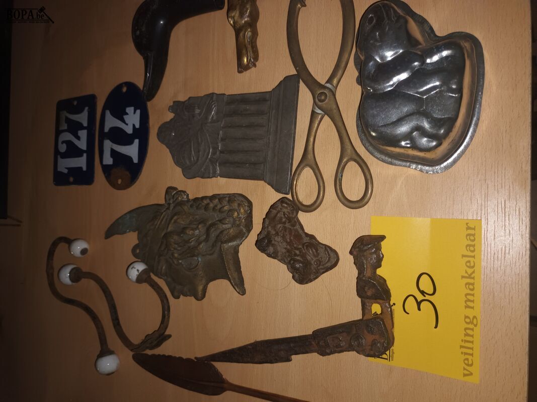Antieke snuisterijen. 13 stuks – foto 2 – kavel bij BOPA Auctions, Ieper
