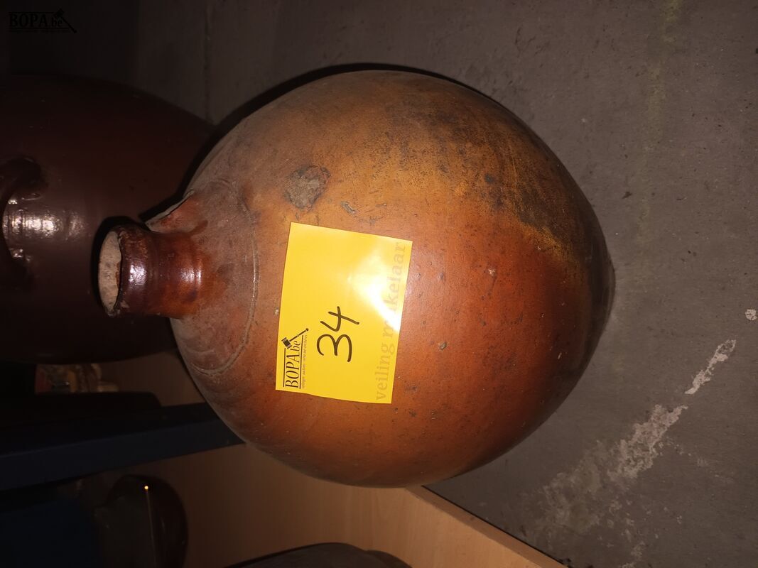 Antieke steengoed kruik – foto 2 – kavel bij BOPA Auctions, Ieper