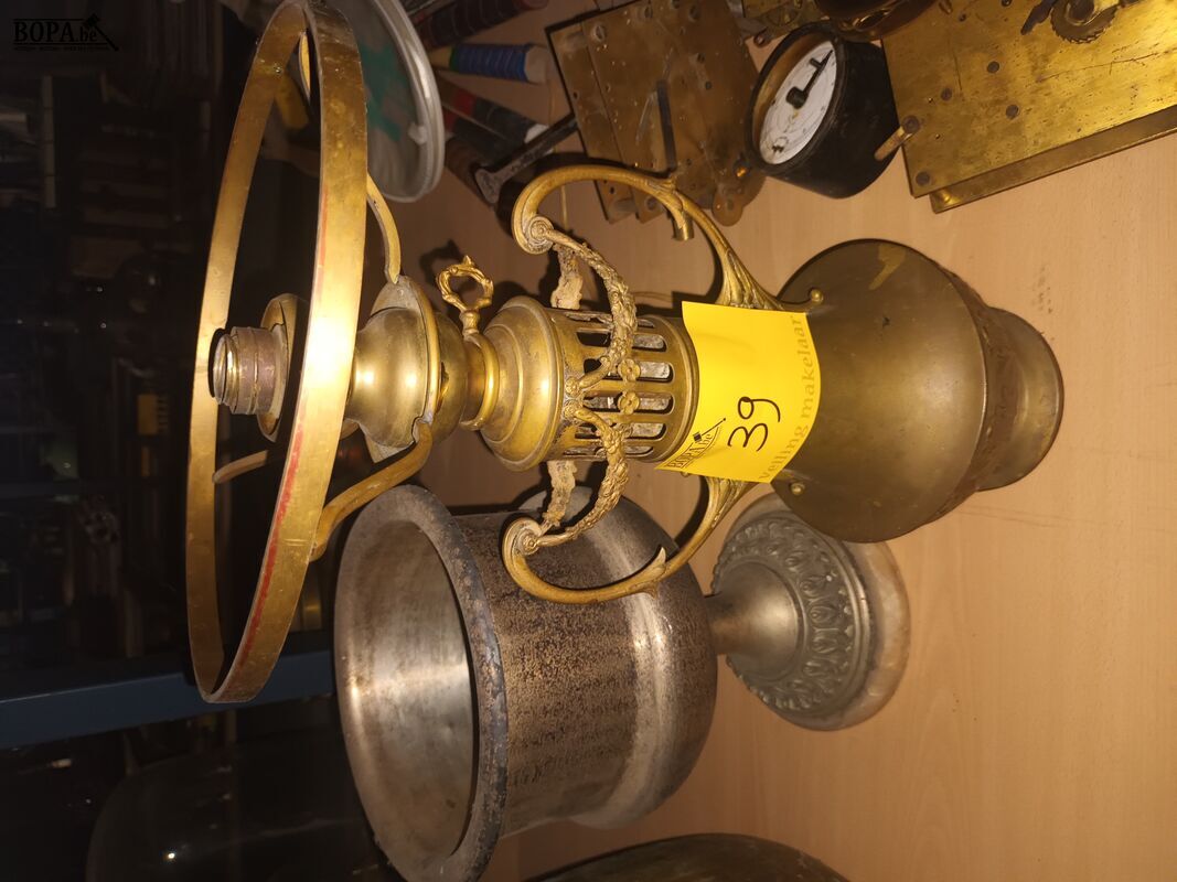 Antieke kelk en lamp – foto 2 – kavel bij BOPA Auctions, Ieper