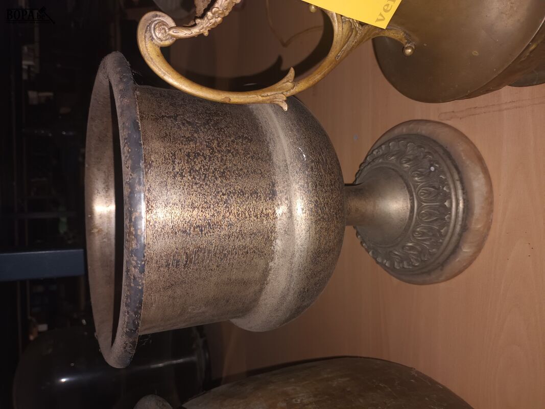 Antieke kelk en lamp – foto 3 – kavel bij BOPA Auctions, Ieper