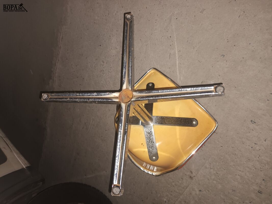 Design draaistoel L202 – foto 4 – kavel bij BOPA Auctions, Ieper