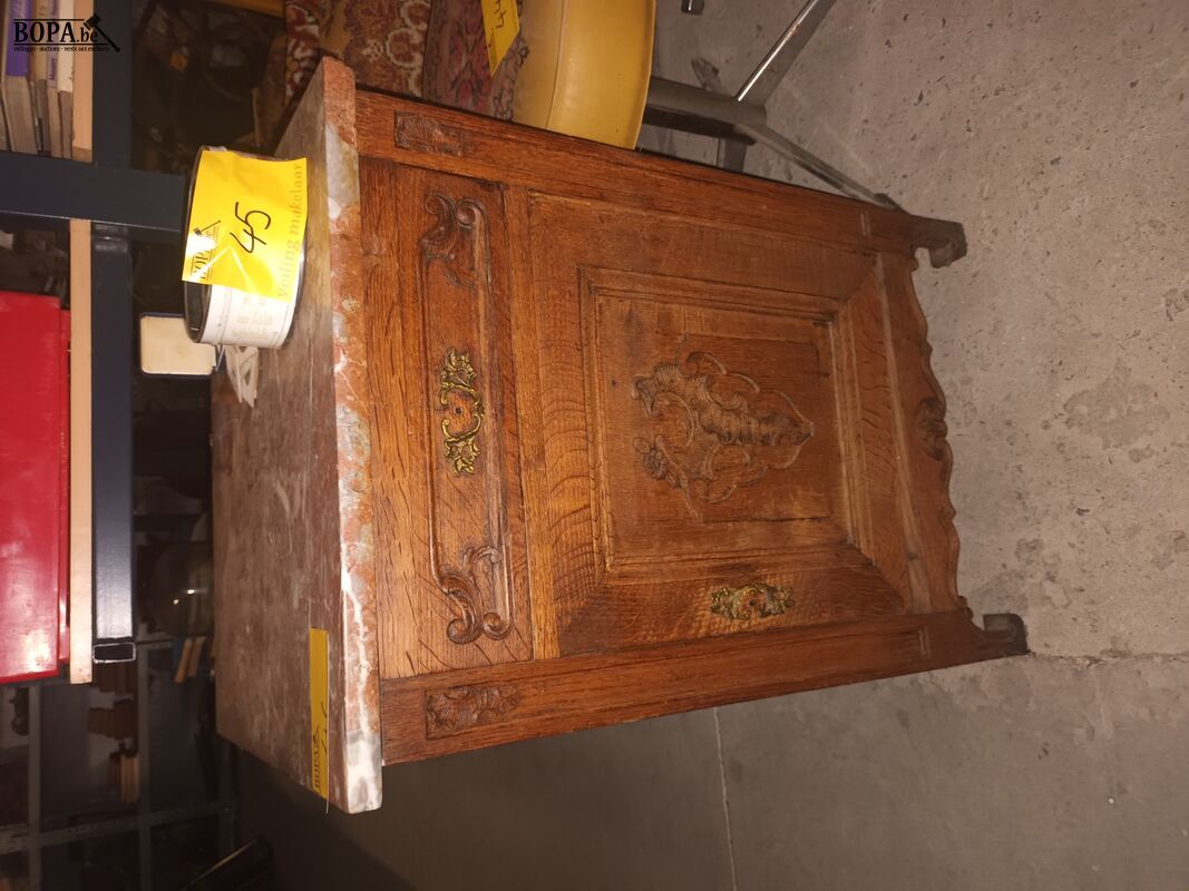 Antiek bijzetkastje – foto 2 – kavel bij BOPA Auctions, Ieper
