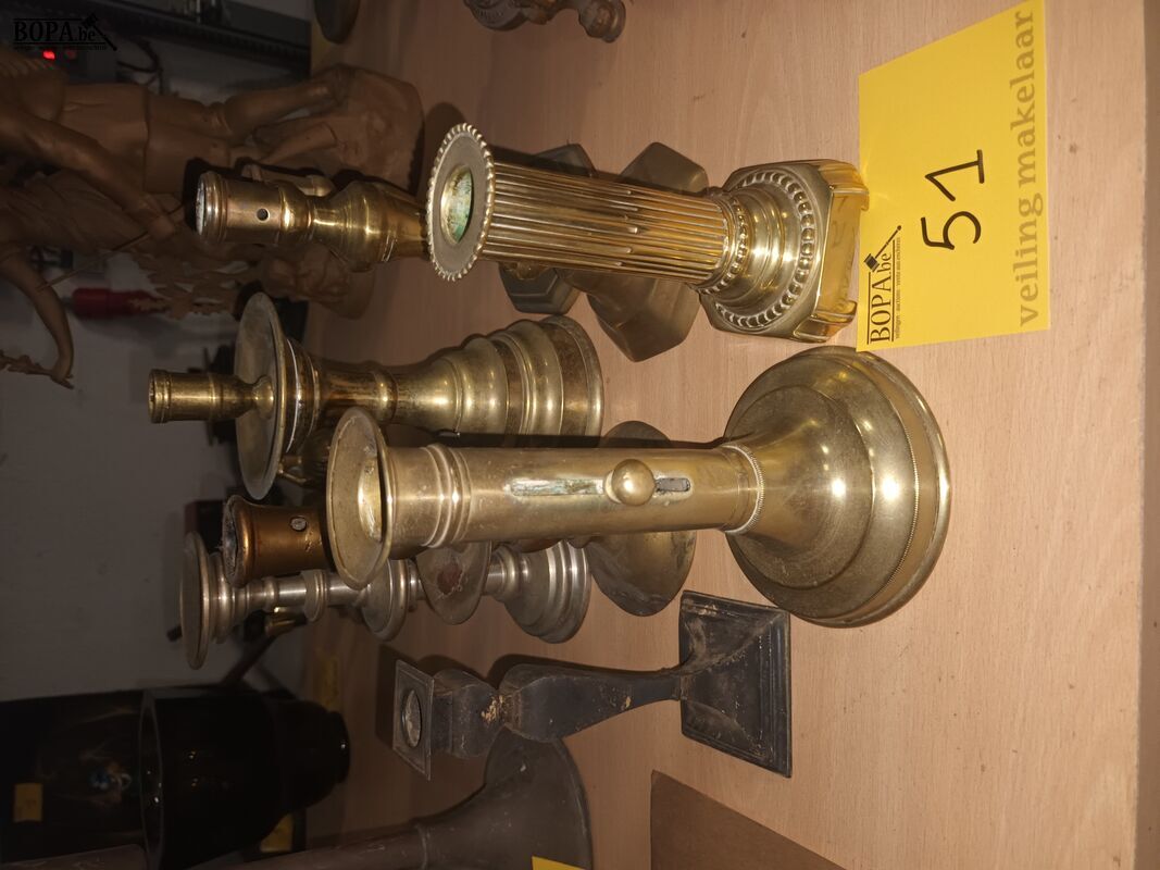 Koperen kandelaars. 8 stuks – foto 2 – kavel bij BOPA Auctions, Ieper