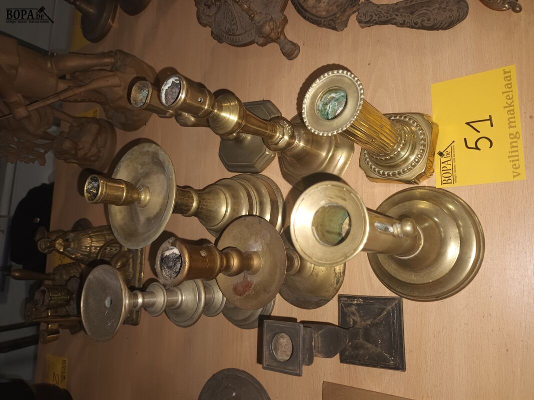 Koperen kandelaars. 8 stuks – foto 3 – kavel bij BOPA Auctions, Ieper