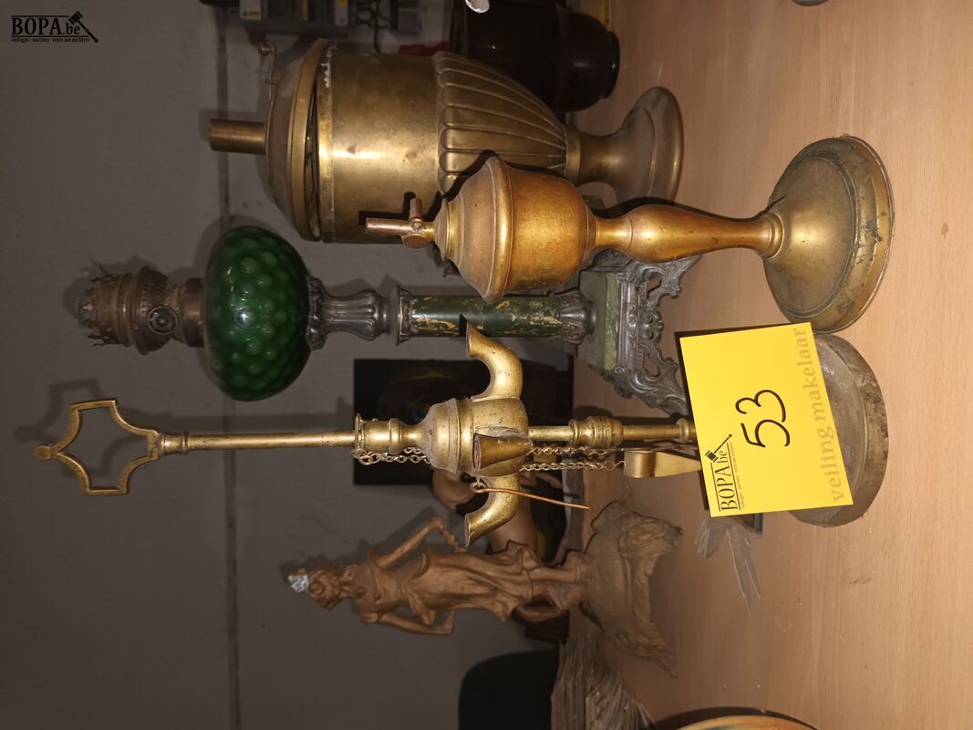 Antieke koperen olielampen. 2 stuks – foto 2 – kavel bij BOPA Auctions, Ieper