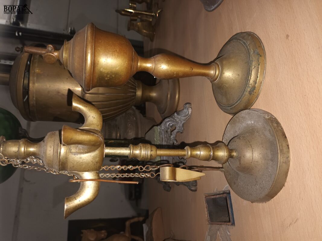 Antieke koperen olielampen. 2 stuks – foto 4 – kavel bij BOPA Auctions, Ieper