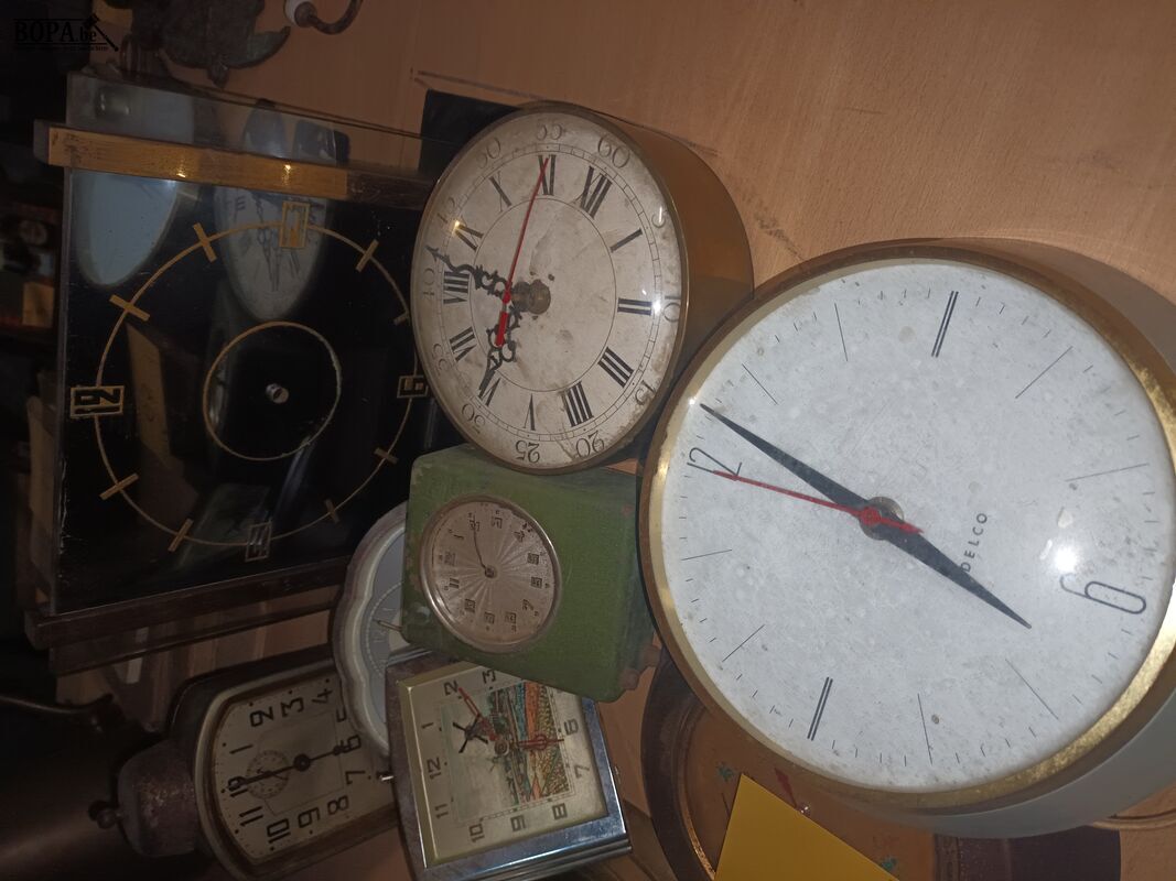 Horloges en klokken. 9 stuks – foto 3 – kavel bij BOPA Auctions, Ieper