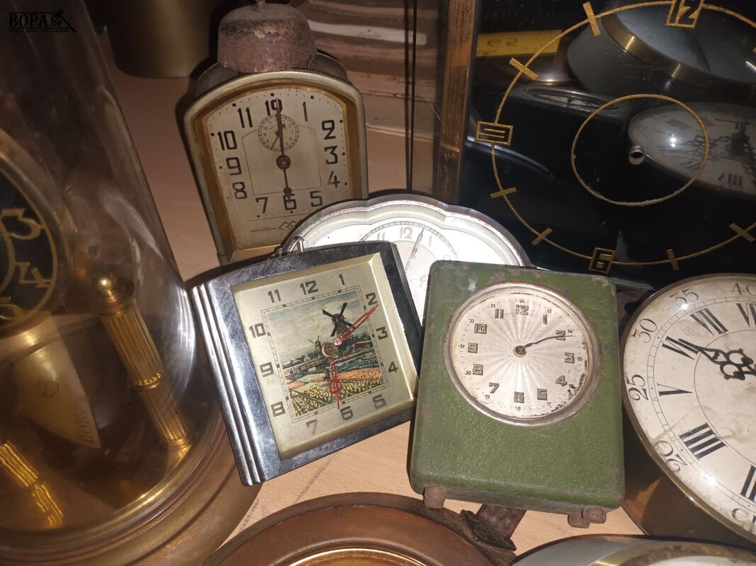 Horloges en klokken. 9 stuks – foto 5 – kavel bij BOPA Auctions, Ieper