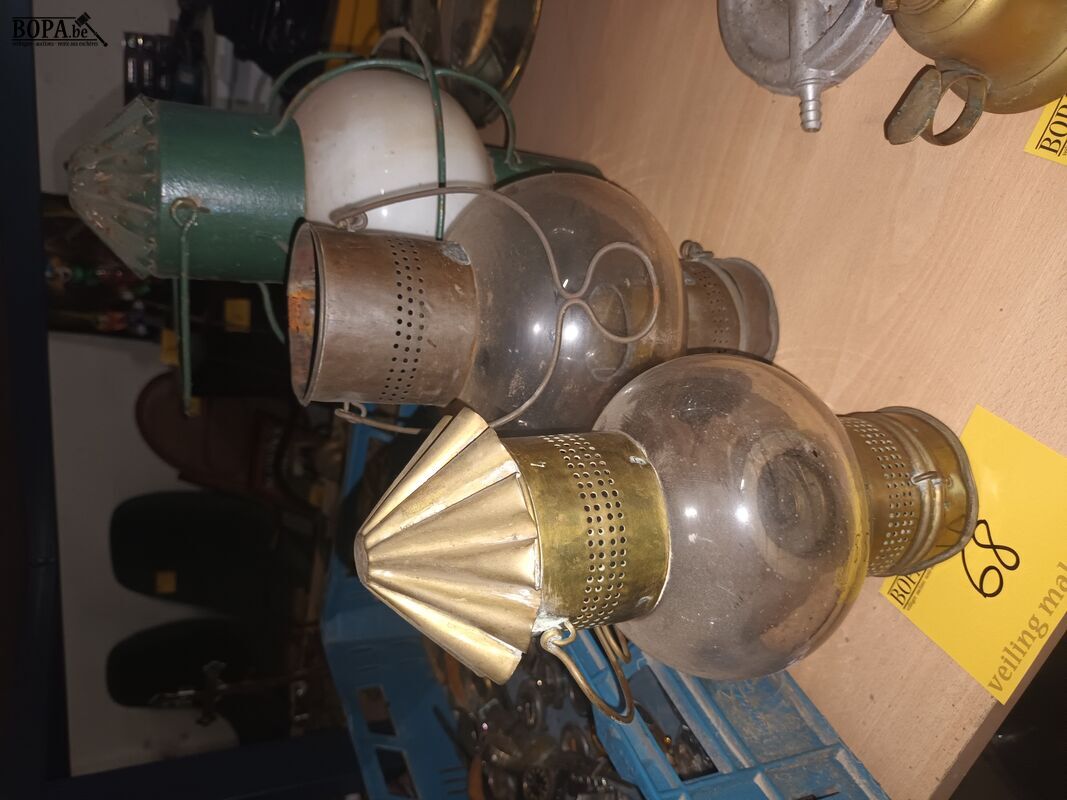 Olielampen. 3 stuks – foto 2 – kavel bij BOPA Auctions, Ieper