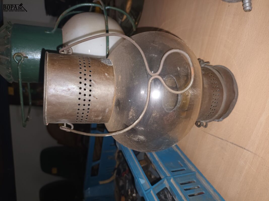 Olielampen. 3 stuks – foto 4 – kavel bij BOPA Auctions, Ieper