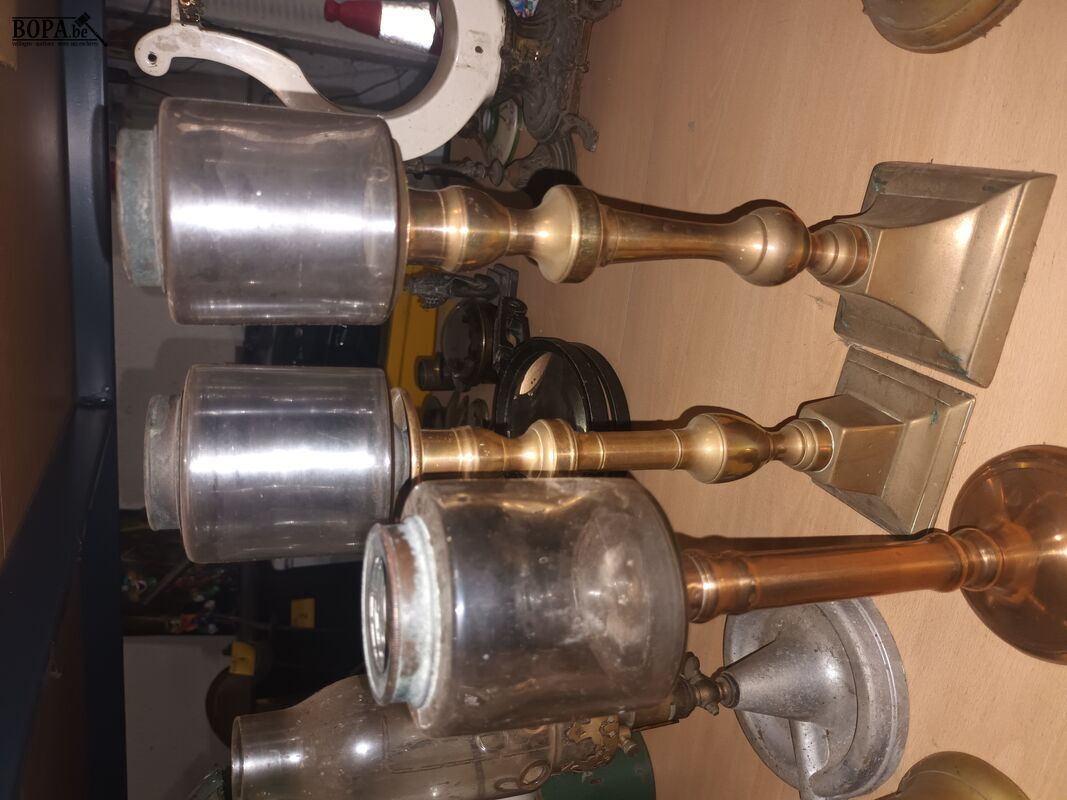 Windlichten op voet. 3 stuks – foto 3 – kavel bij BOPA Auctions, Ieper