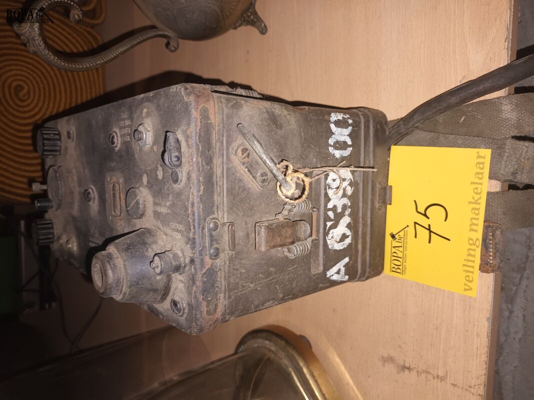 Militaire radio uit WOII – foto 2 – kavel bij BOPA Auctions, Ieper