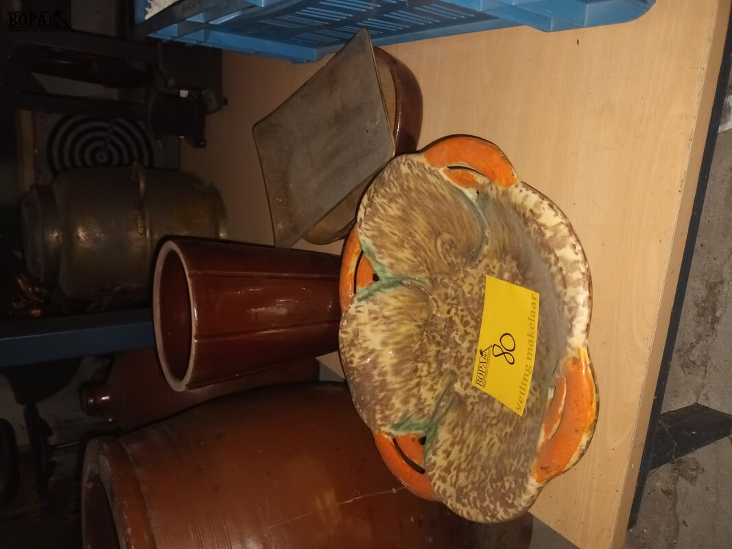 Schalen en vaas. 4 stuks – foto 2 – kavel bij BOPA Auctions, Ieper