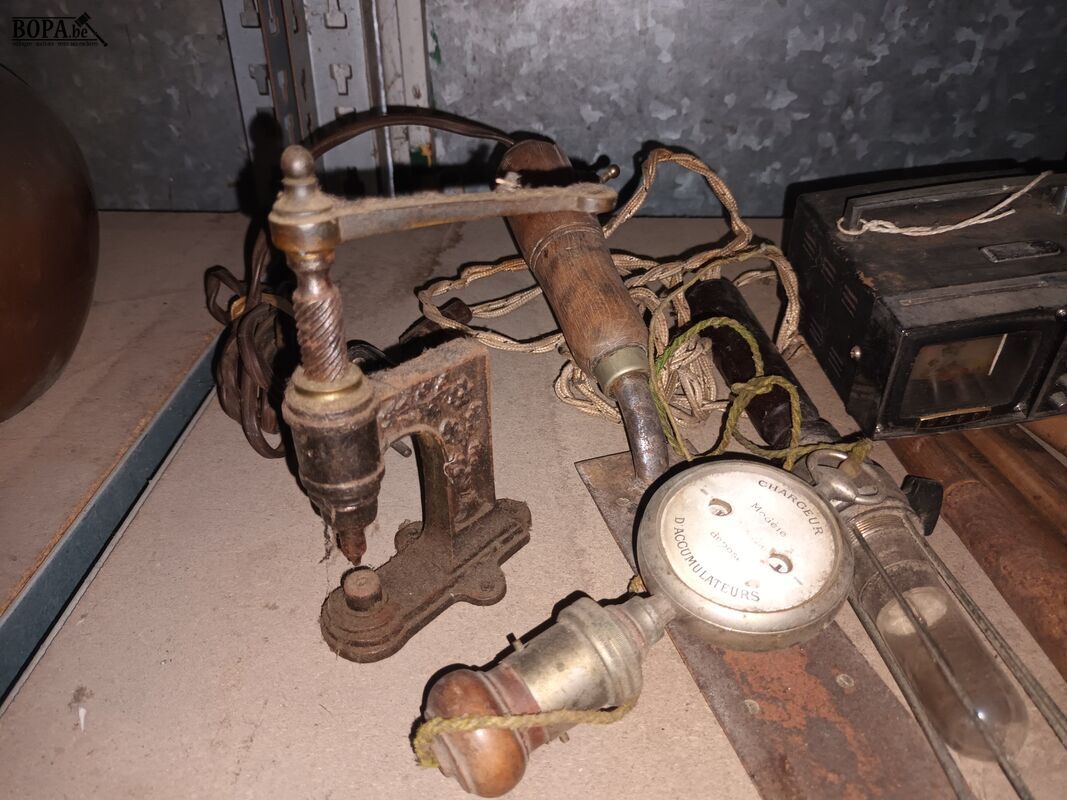 Antiek gereedschap en toestellen – foto 6 – kavel bij BOPA Auctions, Ieper