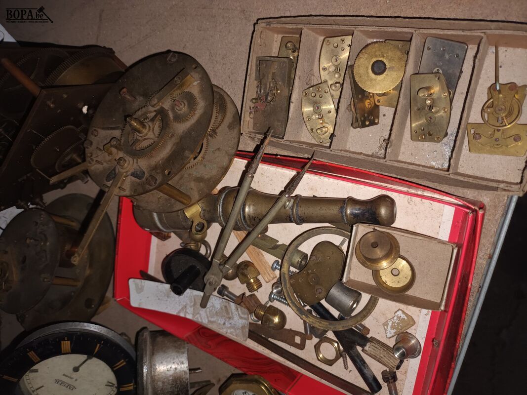 Onderdelen voor klokken en wekkers – foto 3 – kavel bij BOPA Auctions, Ieper