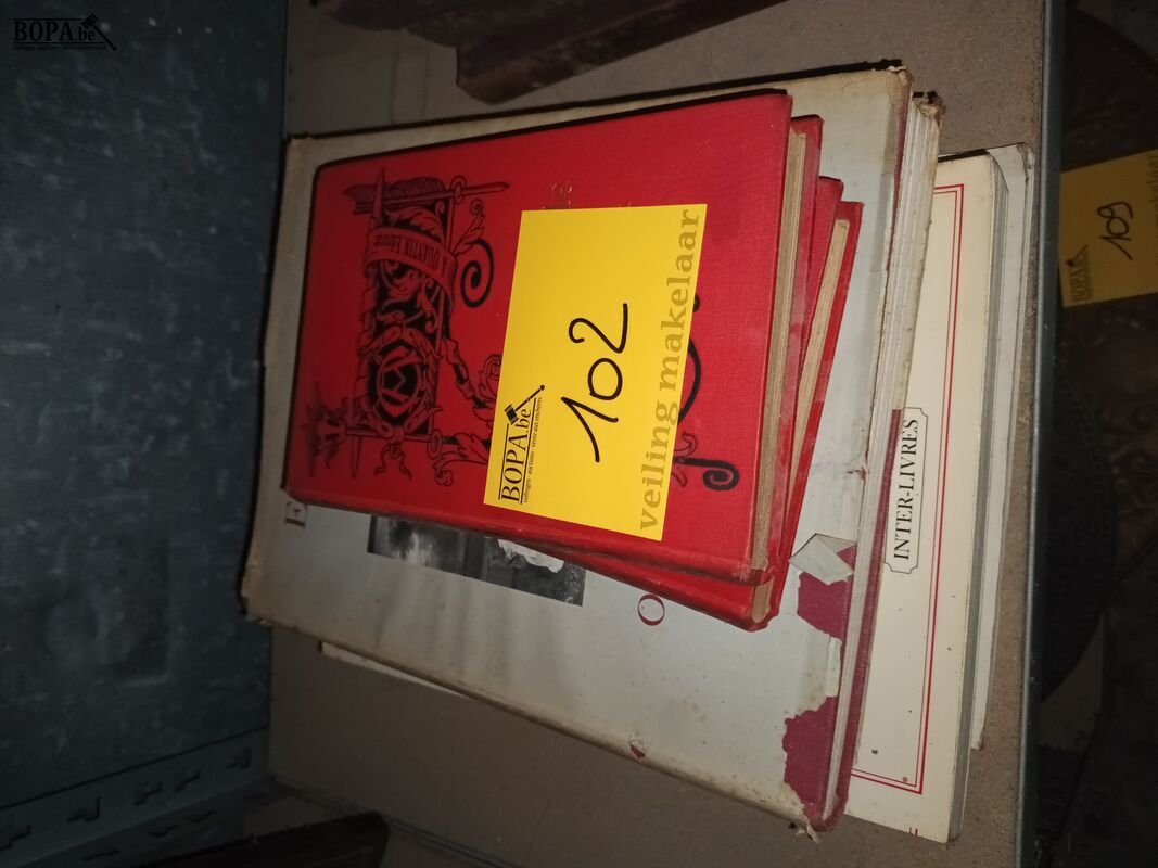 Oude boeken over meubels. 6 stuks – foto 2 – kavel bij BOPA Auctions, Ieper
