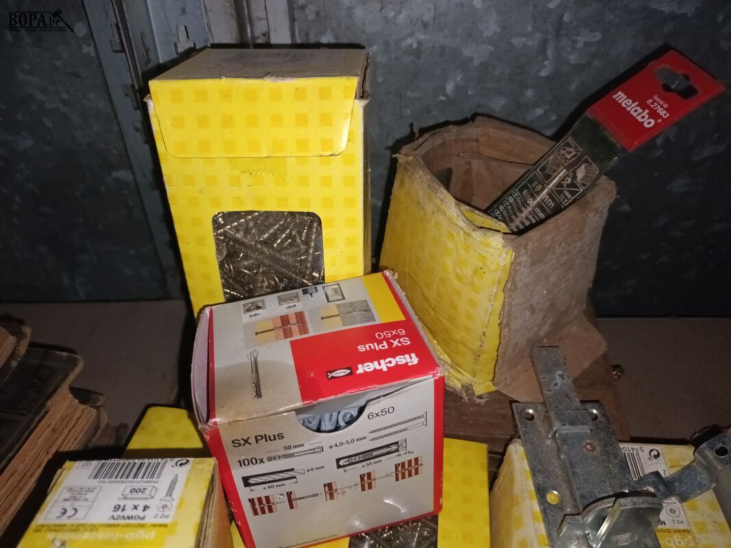 Schroeven, boren en slot – foto 3 – kavel bij BOPA Auctions, Ieper