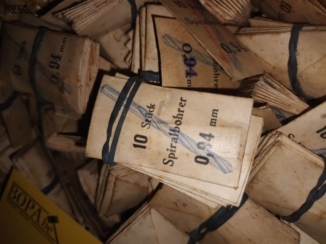 Schroeven, boren en slot – foto 6 – kavel bij BOPA Auctions, Ieper