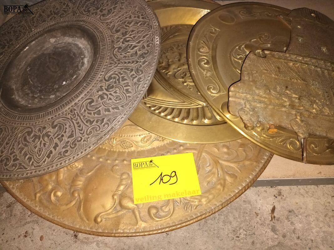 Koperen schalen en kapstok – foto 2 – kavel bij BOPA Auctions, Ieper