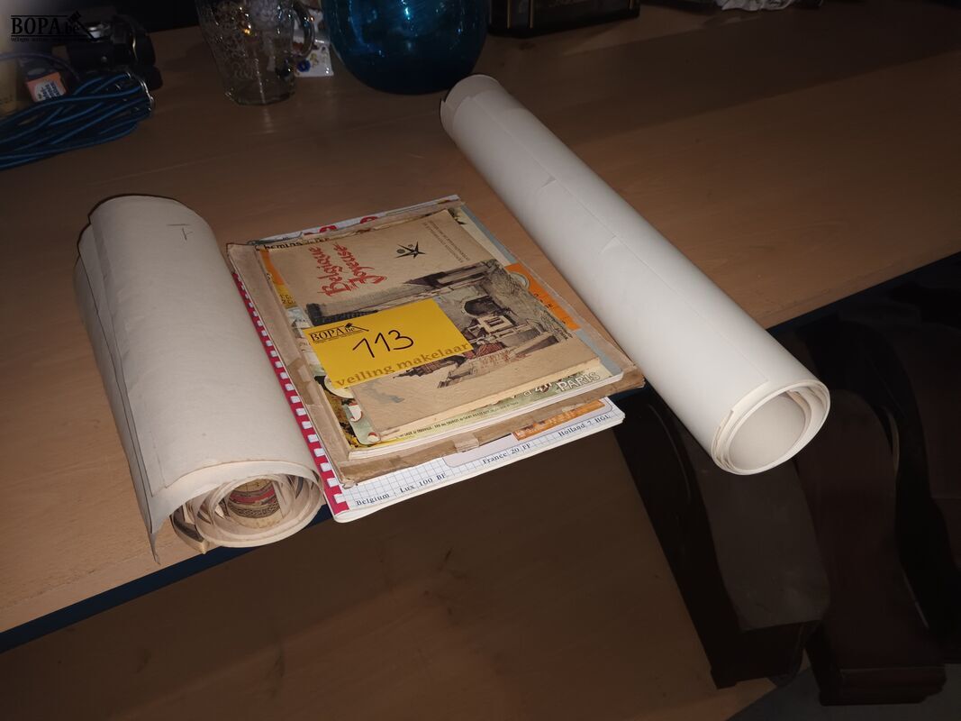 Posters en oude magazines. 12 stuks – foto 2 – kavel bij BOPA Auctions, Ieper