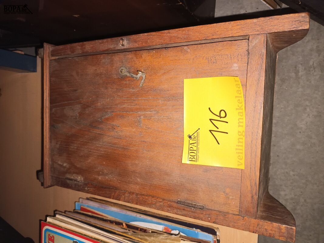 Antiek hangkastje – foto 5 – kavel bij BOPA Auctions, Ieper