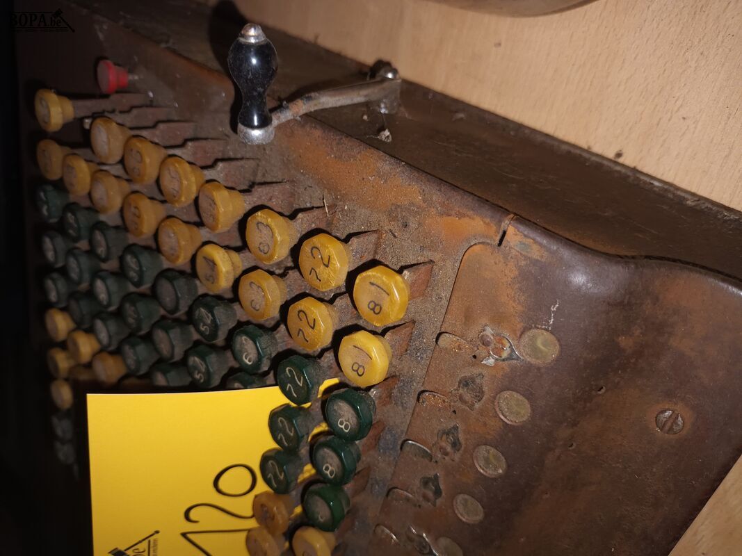 Antieke comptometer – foto 4 – kavel bij BOPA Auctions, Ieper