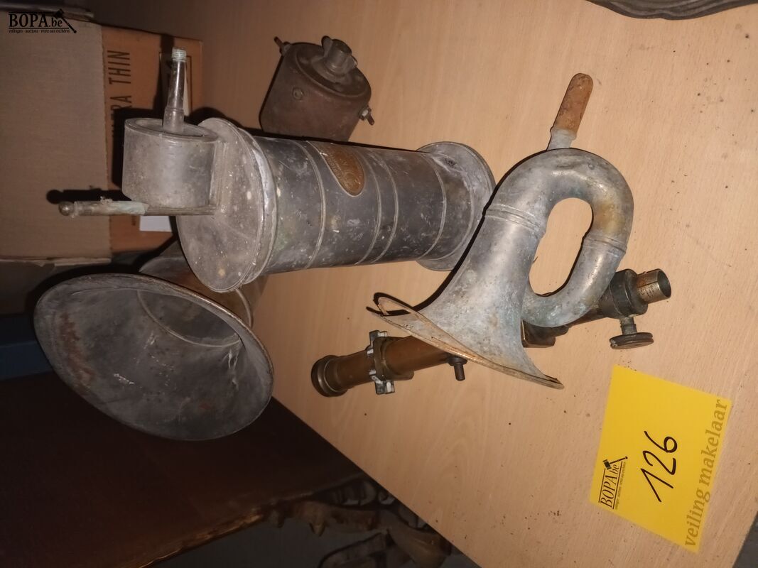 Diversen. 3 stuks – foto 2 – kavel bij BOPA Auctions, Ieper