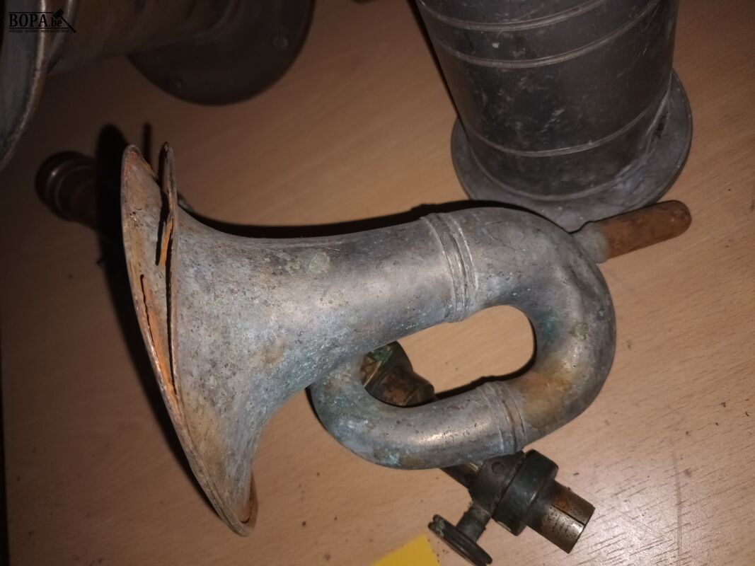 Diversen. 3 stuks – foto 6 – kavel bij BOPA Auctions, Ieper