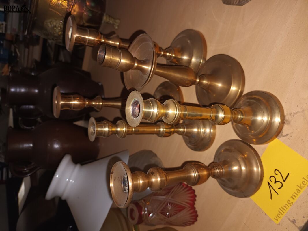 Koperen kandelaars. 6 stuks – foto 2 – kavel bij BOPA Auctions, Ieper